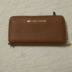 Michael kors wallet
